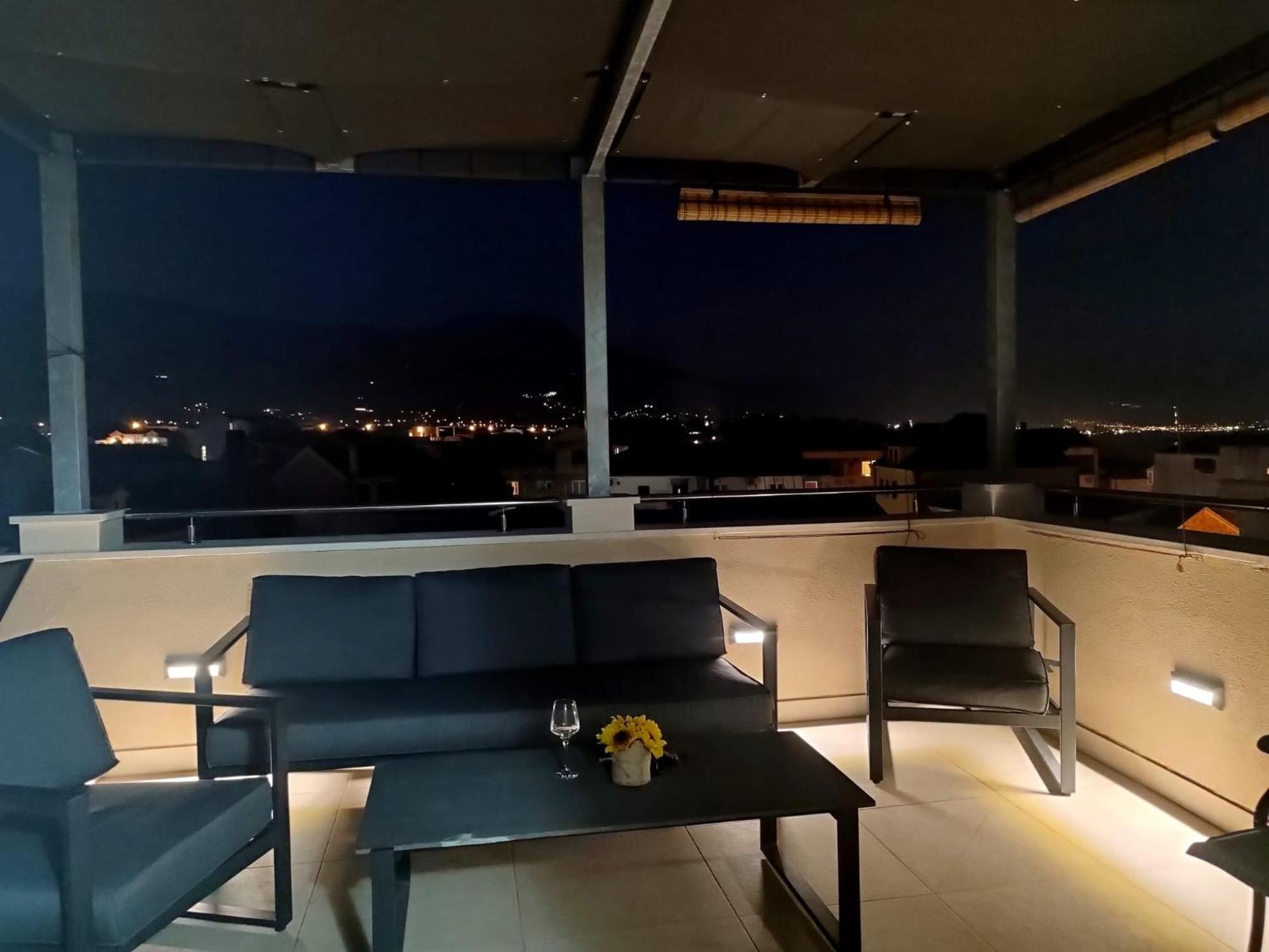 Stonehouse Apartment Dora Каштела Экстерьер фото